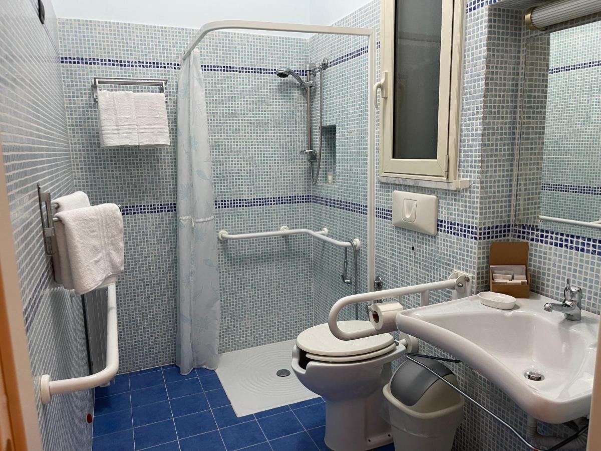 Double or Twin Room Disability Access