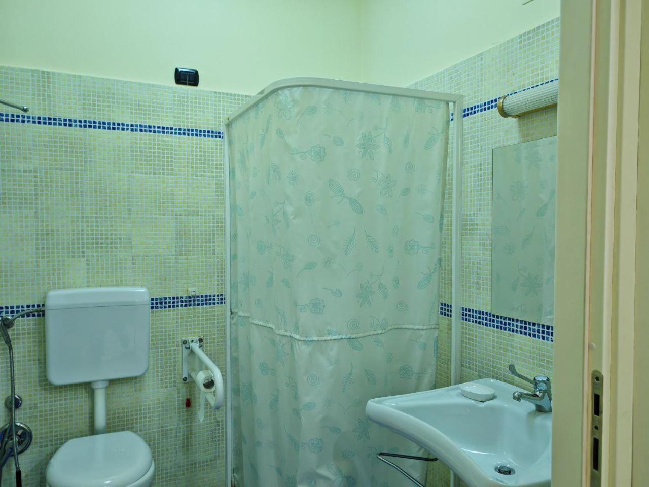 Double or Twin Room Disability Access
