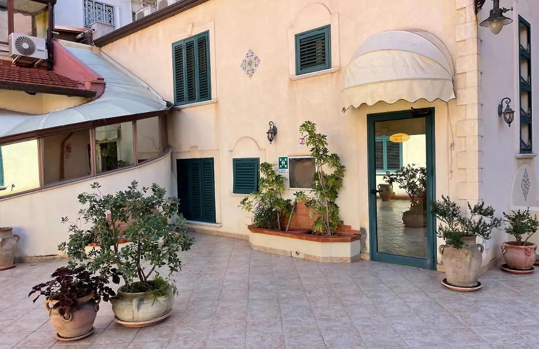 Hotel Trinacria-1